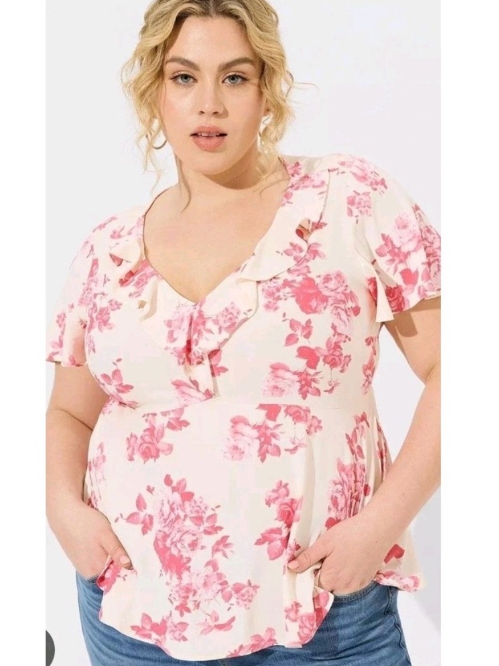 Torrid Size 1 Floral Ruffle V-Neck Women’s Top in Pink Cream